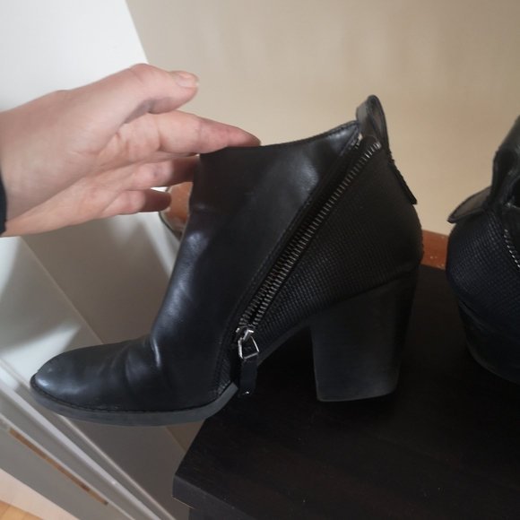 Lexie and Abbie Clara bootie, black - Picture 5 of 8